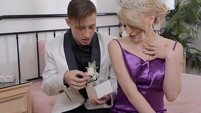 Trans shemale drilled in asshole by nasty male fucker