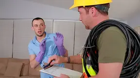 Construction worker Trevor Knight seduces neat freak Kirk Cummings