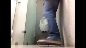 Mis nalgotas en ba&ntilde_o publico