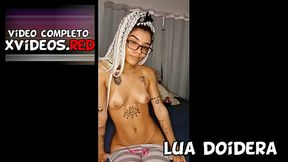 Lua Doidera brincando sozinha em casa ate gozar com brinquedinho novo