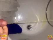 heimlich bei der besten Freundin in die Badewanne gepisst