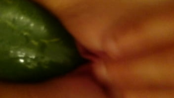 Masturbaci&oacute_n con pepino