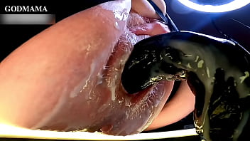Mama's Wet Gaping Venus cock trap pussy