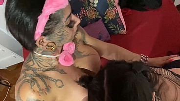 Comi a magrinha e a bombada - Badmelli e Isa Tropodeusa