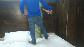 Bhabhi and brother-in-law did fun and sex in the room