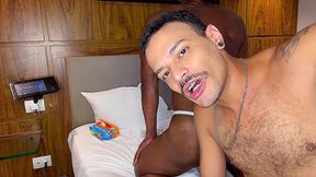negao bombado dando o cuzao de calcinha branca - foda completa