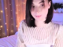 Natural brunette solo toying