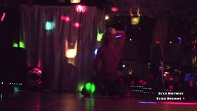 baisee par 3 mecs dans un club echangiste pour ce jour voici la dix-huitieme...