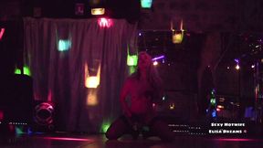 baisee par 3 mecs dans un club echangiste pour ce jour voici la dix-huitieme...