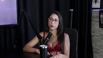 Fazia conte&uacute_do l&eacute_sbico, tem vergonha de ver seus v&iacute_deos, j&aacute_ fez menage e o fetiche que ela recusou foi... - Luciana Picchi (SHEER/RED)