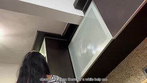 mi hermosa hijastra limpiando la cocina en vestido sexy y ajustado con su gran culo caliente que no puedo dejar de mirarlo