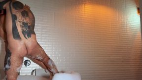 Fucking the beautiful young Colombian Allison Sweet in a jacuzzi