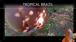 minha prima de 18a me convidou pra jogar e vi que estava sem calcinha!