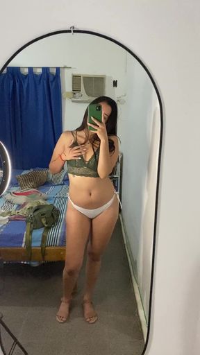 Curvy amateur shows off her body in a sultry solo dance