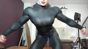 Muscles in Catsuit