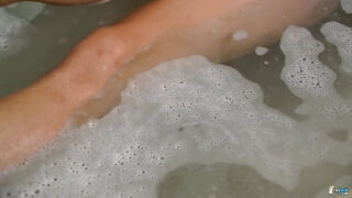 El joven amateur Patrick Kennedy, con una polla grande, se deja follar el culo