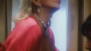 Candy Samples, Lisa De Leeuw, Shanna McCullough in vintage xxx clip