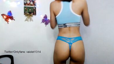 Dancing in front of the webcam while I undress and show my ass - Vaiolet1314 Chaturbate