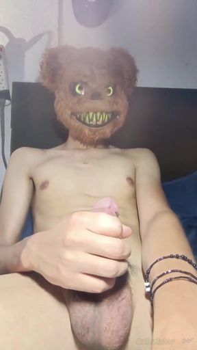 Salvadoran twink pulls his huge cock in front of the webcam