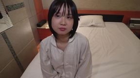 Part 1 "If you give birth healthily..." A slender wife with a strong desire to get pregnant and a strong sexual desire! Pregnancy copulation with Izumi (28), who is begging strongly!