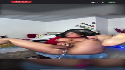 Mature milf masturbate feet up