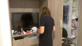 I jerk off watching stepmom get dressed after bathing, she shows me her ass