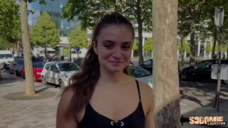 Perancis Lauren Walker dipaku dalam gangbang dubur tegar