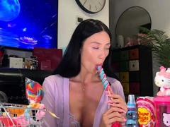 MeiLee ASMR - Beautiful Asian Sucks Lollipop