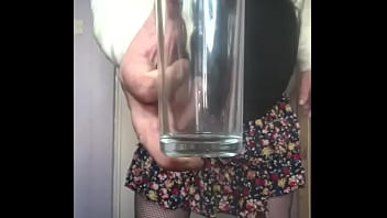 i am a bisexual crossdressing sissy that loves the taste of pee and i will never stop swallowing my own part 1