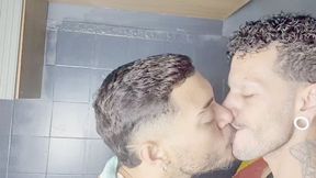 A BREAKFAST WITH LOTS OF KISSES - BY DONOVAN BELL AND GLAUBER FOSTER - CLIP 3