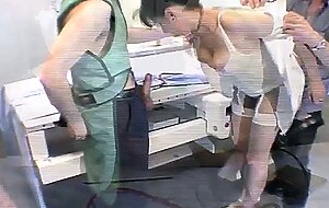 nadine l infirmiere coquine baise avec ses collegues