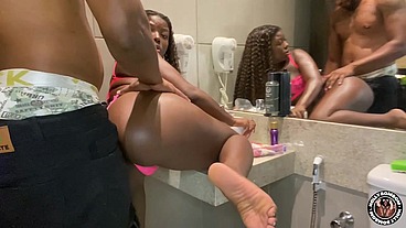 ABRI MINHA XOTA PRO MACHO DA MINHA AMIGA - versão completa