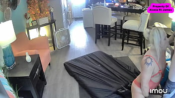 HORNY BITCH LETS MAN FUCK HER ASSHOLE