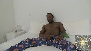 Caught in the Act: Savvy G's Surprise Threesome with Leilani Lei and Beth Mckenna