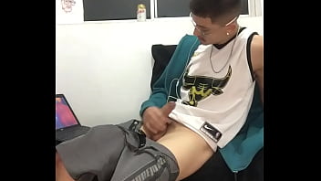 safado marrento gozando vendo porn&ocirc_ gay