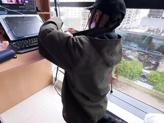 I called the technician to check the internet and ended up screwing him