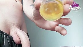 Medico Pervertido Me Faz Urinar E Leitar Em Um Copo - Pissvids