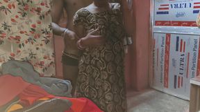 Indian sister-in-law and brothe-in-lawr sexy figure sister-in-law ki Desi hot figure indian style me