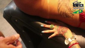 a ninfetinha amanda souza faz o coroa de 65 anos ze carioca passar mal de tanto tesao. producao rubens badaro