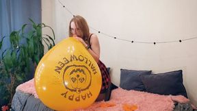 Mariette BTP's three orange printed Cattex 25'' balloons - 1080p