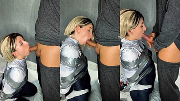 Spidergwen es amarrada para dar un oral deliciosa