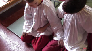 Amatör Avrupalı Skylar Blu ve Shaun Mann'ın büyük penisli anal seks sahnelerini içeren fetiş hardcore videosu.