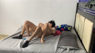 Mi vecina la invite a fumar hierba y terminamos follando