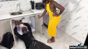 Lonely ebony housewife gets plowed by the plumber
