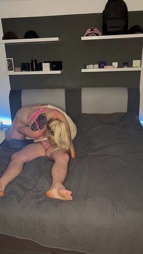 Facesitting Blasen Fingern Vorspiel Bonie Und Clyde Zittern Zucken Stoehnen Sexy Geil Couple Multiple Orgasmen
