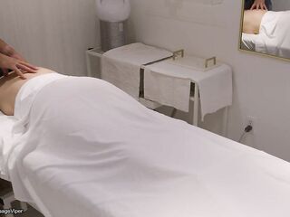 Legit massage client gets a pleased ending