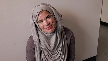 Hijab cosplay - American milf blowjob
