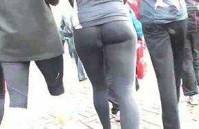 Following hot chick with nice ass cheeks wearing tight leggings