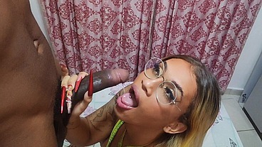 Segurança da festa pirocudo veio me fuder no quarto