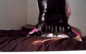 Amateur teen crossdresser rides his purple vibrator